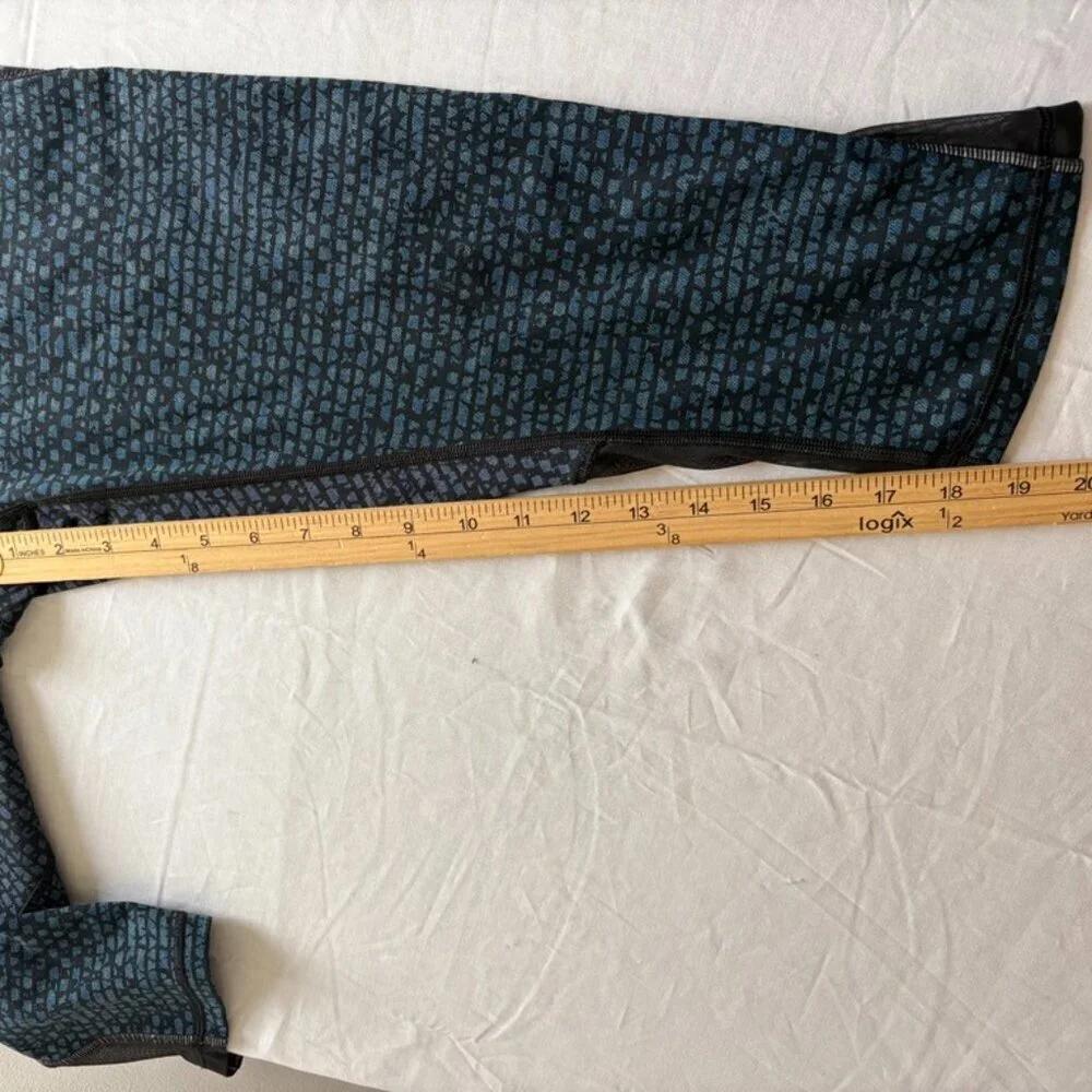 Lululemon Free Runner Crop Size 10 Shatter Weave Desert Teal Alberta Lake/Black